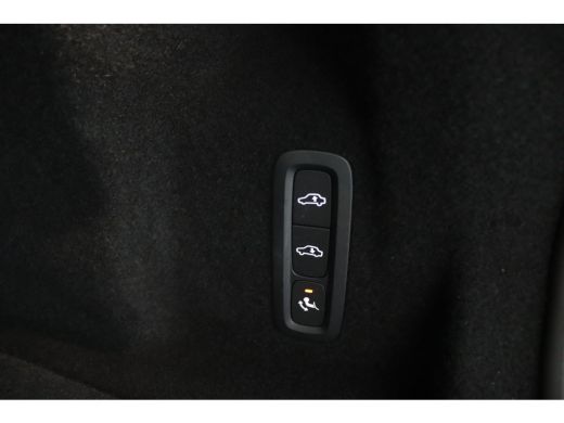 Volvo  XC60 T6 AWD Ultra Dark | Luchtvering | Trekhaak | Head-Up | 360 Camera | Adaptieve Led Koplamp | ActivLease financial lease