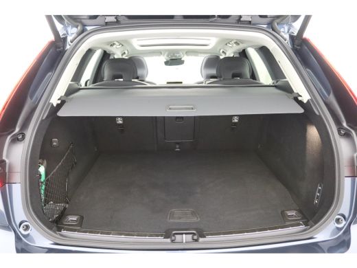 Volvo  XC60 T6 AWD Ultra Dark | Luchtvering | Trekhaak | Head-Up | 360 Camera | Adaptieve Led Koplamp | ActivLease financial lease