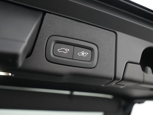 Volvo  XC60 T6 Recharge AWD Ultra Dark | Luchtvering | Head-Up | 360&deg; Camera | Panoramadak | Trekhaak | Harma... ActivLease financial lease