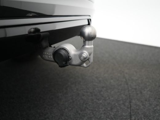 Volvo  XC60 T6 Recharge AWD Ultra Dark | Luchtvering | Head-Up | 360&deg; Camera | Panoramadak | Trekhaak | Harma... ActivLease financial lease
