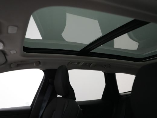 Volvo  XC60 T6 Recharge AWD Ultra Dark | Luchtvering | Head-Up | 360&deg; Camera | Panoramadak | Trekhaak | Harma... ActivLease financial lease