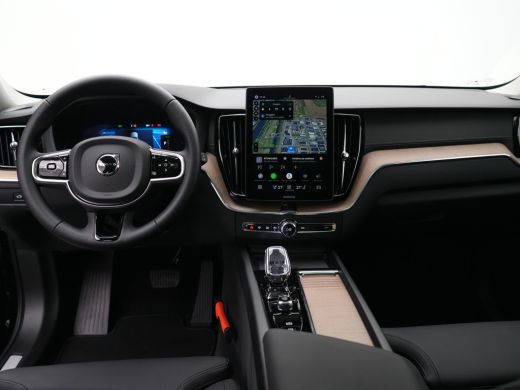 Volvo  XC60 T6 Recharge AWD Ultra Dark | Luchtvering | Head-Up | 360&deg; Camera | Panoramadak | Trekhaak | Harma... ActivLease financial lease
