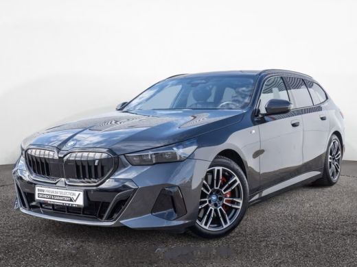 BMW i5 eDrive40 84 kWh M-SPORT Pro ** LED, PANO, TREKH, INNOV.- & TRAVEL PACK ** 1e EIG - Ex BMW-AG ** *... ActivLease financial lease