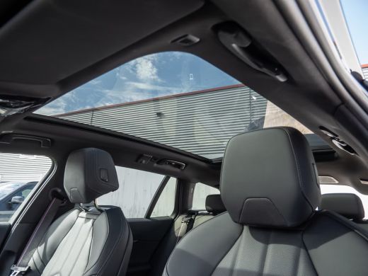 BMW i5 eDrive40 84 kWh M-SPORT Pro ** LED, PANO, TREKH, INNOV.- & TRAVEL PACK ** 1e EIG - Ex BMW-AG ** *... ActivLease financial lease