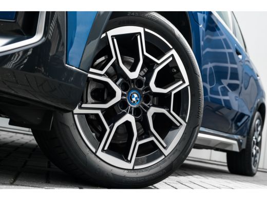 BMW X1 xDrive25e 245PK AUTO 245PK | Head-up Display | 360 Camera | App connect | Keyless | Climate contr... ActivLease financial lease