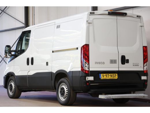 Iveco Daily 35S16V 2.3 L1H1 AUTOMAAT 160PK 3500KG TREKVERMOGEN ActivLease financial lease
