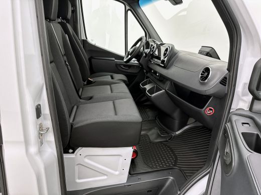 Mercedes-Benz eSprinter 320 L3H2 Pro 81kWh Nieuw Led Snelladen Carplay Betimmering ActivLease financial lease