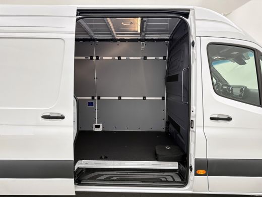 Mercedes-Benz eSprinter 320 L3H2 Pro 81kWh Nieuw Led Snelladen Carplay Betimmering ActivLease financial lease