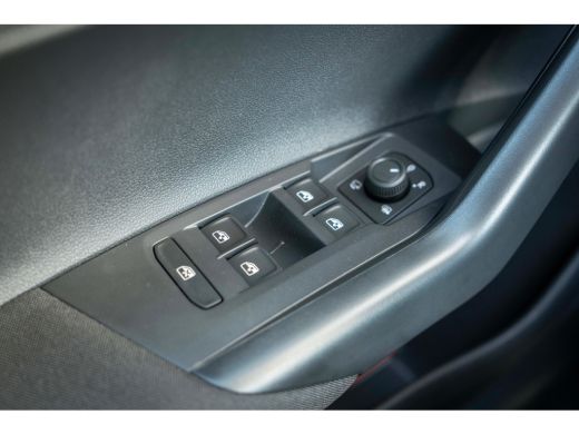 Volkswagen Polo Life Edition | 'App-Connect' smartphone integratie | Buitenspiegels elektrisch instel- verwarm- e... ActivLease financial lease