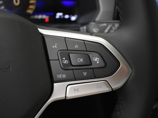Volkswagen T-Cross Life Edition | 'App-Connect' draadloze smartphone integratie | Achterlichten LED | Afstandscontro... ActivLease financial lease