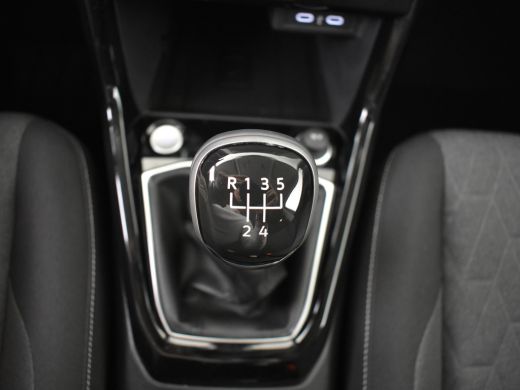 Volkswagen T-Cross Life Edition | 'App-Connect' draadloze smartphone integratie | Achterlichten LED | Afstandscontro... ActivLease financial lease