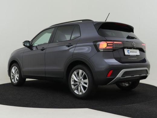 Volkswagen T-Cross Life Edition | 'App-Connect' draadloze smartphone integratie | Achterlichten LED | Afstandscontro... ActivLease financial lease