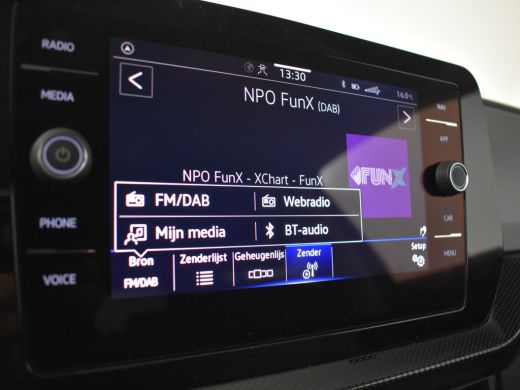 Volkswagen T-Cross Life Edition | 'App-Connect' draadloze smartphone integratie | Achterlichten LED | Afstandscontro... ActivLease financial lease