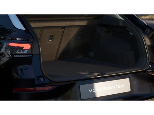 Volkswagen T-Roc Limited Edition | 'App-Connect' draadloze smartphone integratie | Automatische afstandsregeling (... ActivLease financial lease
