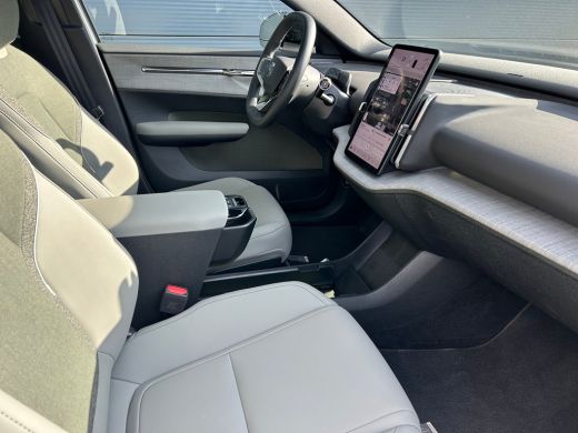 Volvo  EX30 Twin Motor Performance Ultra 69 kWh | Panoramadak | 360 camera | Harman/Kardon | 428pk! | ActivLease financial lease