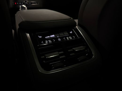 Volvo  XC90 T8 AWD Recharge Ultra Dark | Full Option! | Bowers & Wilkins | Luchtvering | Stoelventilatie | Tr... ActivLease financial lease
