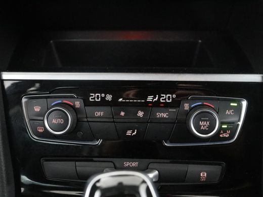 BMW 2 Serie Gran Tourer 218i Business Edition Plus | Trekhaak | Head up | Half Leder | Climate control | Park... ActivLease financial lease