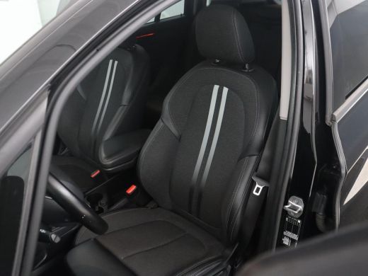 BMW 2 Serie Gran Tourer 218i Business Edition Plus | Trekhaak | Head up | Half Leder | Climate control | Park... ActivLease financial lease