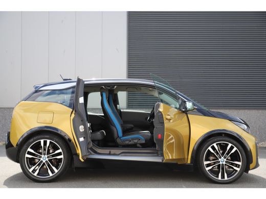 BMW i3 Executive 120Ah 42 kWh/*Galvanic Gold*/Carplay/1e eig./W-pomp/20"/Camera/3-fase ActivLease financial lease