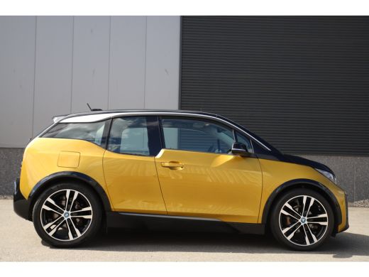 BMW i3 Executive 120Ah 42 kWh/*Galvanic Gold*/Carplay/1e eig./W-pomp/20"/Camera/3-fase ActivLease financial lease