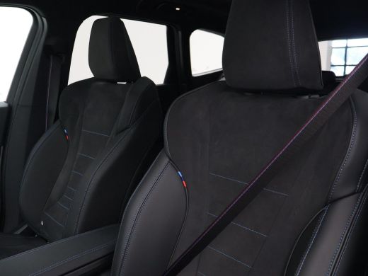 BMW iX1 eDrive20 67 kWh M-SPORT *46 KM NIEUW* + PANORAMA | PREMIUM | 19 INCH | M-REMMEN ActivLease financial lease