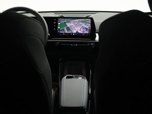 BMW iX1 eDrive20 67 kWh M-SPORT *46 KM NIEUW* + PANORAMA | PREMIUM | 19 INCH | M-REMMEN ActivLease financial lease
