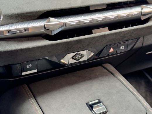 DS DS 4 1.2 AUT8 PERFORMANCE-LINE LEDER NAVI CAMERA APPL-CARPLAY DIGI-DASH LED LMV PDC ActivLease financial lease