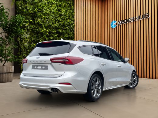 Ford Focus 1.0 EcoBoost Hybrid ST-Line Cruise | Stoel- stuurverw. | PDC | LED  | Navigatie | 17 Inch | Carplay ActivLease financial lease