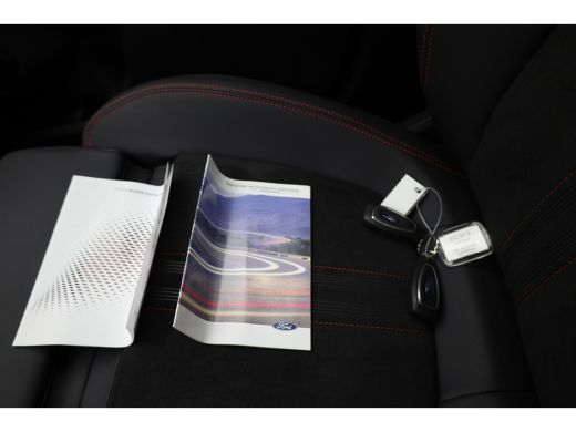Ford Kuga 2.5 PHEV ST-Line X | Full Options! | Trekhaak Wegklapbaar | Panoramadak | Winter Pakket | Matrix ... ActivLease financial lease