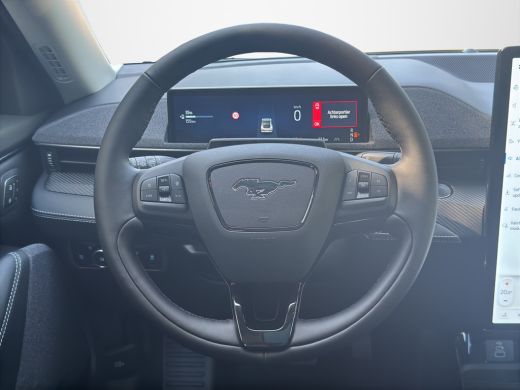 Ford Mustang Mach-E Mach-E Standard Range 73 kWh 268pk | pano | technology pack | Winterpack | ActivLease financial lease