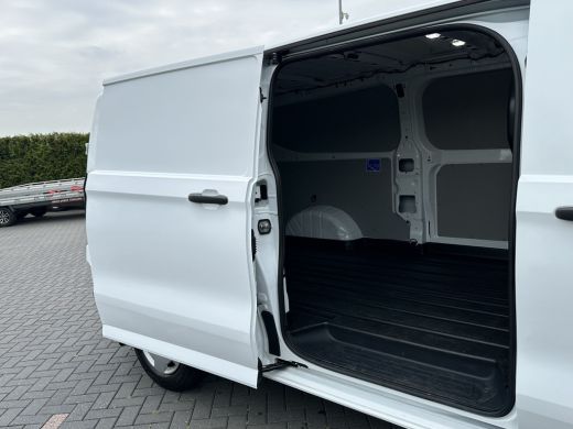 Ford Transit Custom 2.0 TDCI 136 PK TREND / L2H1 / 2.800 KG AHG / CAMERA / CRUISE / 3 ZITS / AIRCO / CARPLAY ActivLease financial lease