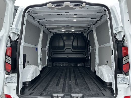 Ford Transit Custom 2.0 TDCI 136 PK TREND / L2H1 / 2.800 KG AHG / CAMERA / CRUISE / 3 ZITS / AIRCO / CARPLAY ActivLease financial lease