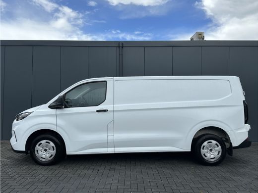 Ford Transit Custom 2.0 TDCI 136 PK TREND / L2H1 / 2.740 KG AHG / CAMERA / CRUISE / 3 ZITS / AIRCO / CARPLAY ActivLease financial lease
