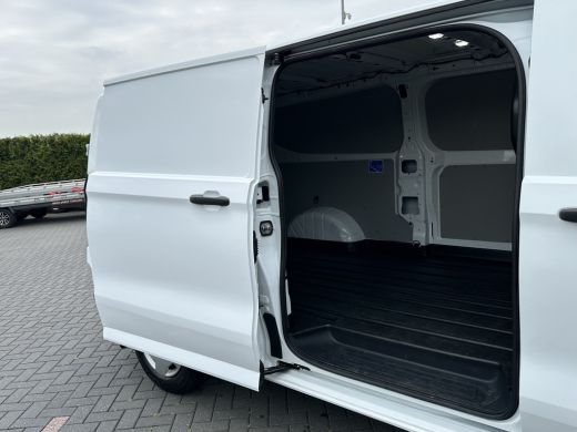 Ford Transit Custom 2.0 TDCI 136 PK TREND / L2H1 / 2.740 KG AHG / CAMERA / CRUISE / 3 ZITS / AIRCO / CARPLAY ActivLease financial lease