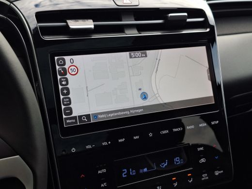 Hyundai Tucson 1.6 T-GDI PHEV Premium Sky 4WD | SOH 97,4% | Panoramisch schuif/kantel dak | Apple Carplay/Androi... ActivLease financial lease