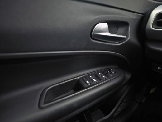 Jeep Avenger 1.2 e-Hybrid Altitude Automaat (VIRTUAL COCKPIT, APPLE CARPLAY, GROOT NAVI, 360 CAMERA, SPORTSTOE... ActivLease financial lease