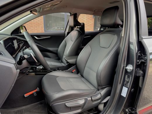 Kia Niro 1.6 GDi AUT6 HYBRID DYNAMIC-LINE LAY LEDER NAVI CAMERA DIG-DASH APPLE-CARPLAY LED LMV PDC ActivLease financial lease