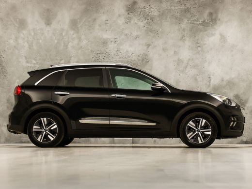 Kia Niro 1.6 GDi PHEV DynamicPlusLine Automaat (APPLE CARPLAY, GROOT NAVI, STUUR/STOELVERWARMING, CAMERA, ... ActivLease financial lease