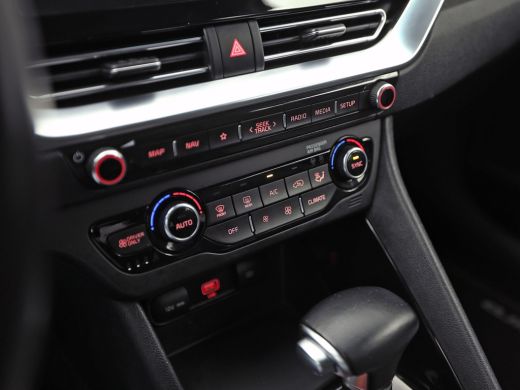 Kia Niro 1.6 GDi PHEV DynamicPlusLine Automaat (APPLE CARPLAY, GROOT NAVI, STUUR/STOELVERWARMING, CAMERA, ... ActivLease financial lease