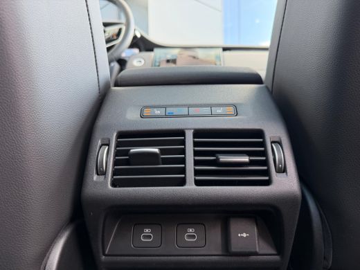 Land Rover Discovery Sport P270e Dynamic Edition | Afneembare trekhaak | Pano | Comfort Pack | Cold Climate | 360gr Camera |... ActivLease financial lease