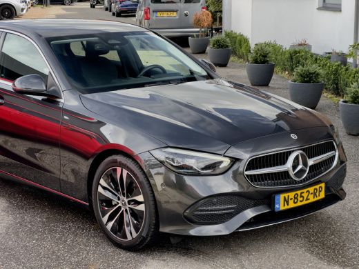 Mercedes-Benz C-Klasse 180 AUT9 LUXURY-LINE LEDER NAVI CAMERA DIGI-DASH APPLE-CARPLAY LED LMV PDC ActivLease financial lease