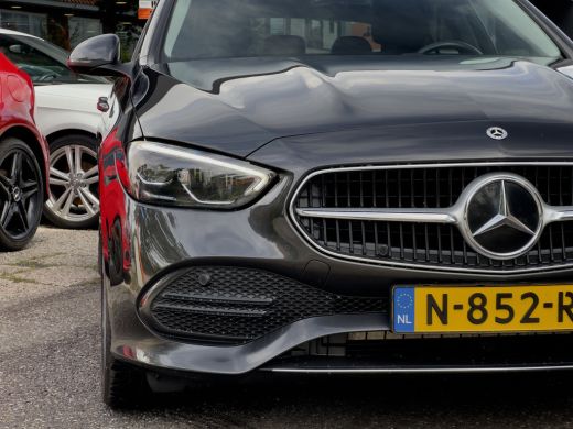Mercedes-Benz C-Klasse 180 AUT9 LUXURY-LINE LEDER NAVI CAMERA DIGI-DASH APPLE-CARPLAY LED LMV PDC ActivLease financial lease
