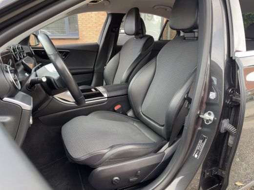 Mercedes-Benz C-Klasse 180 AUT9 LUXURY-LINE LEDER NAVI CAMERA DIGI-DASH APPLE-CARPLAY LED LMV PDC ActivLease financial lease