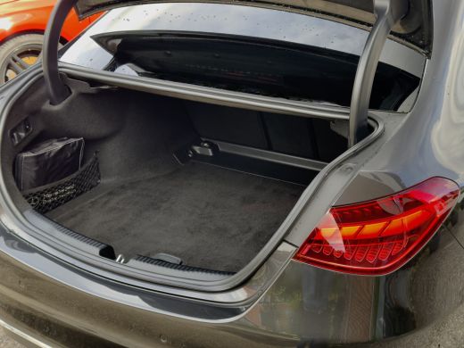 Mercedes-Benz C-Klasse 180 AUT9 LUXURY-LINE LEDER NAVI CAMERA DIGI-DASH APPLE-CARPLAY LED LMV PDC ActivLease financial lease