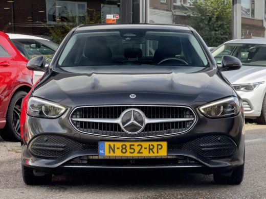 Mercedes-Benz C-Klasse 180 AUT9 LUXURY-LINE LEDER NAVI CAMERA DIGI-DASH APPLE-CARPLAY LED LMV PDC ActivLease financial lease