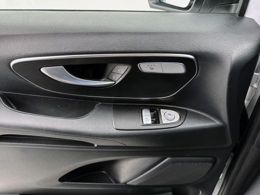 Mercedes-Benz eVito Lang 66 kWh DC 266km WLTP Dubbele cabine Led Schuifdeur L+R 5-zitplaatsen Navigatie Camera Snelladen ActivLease financial lease