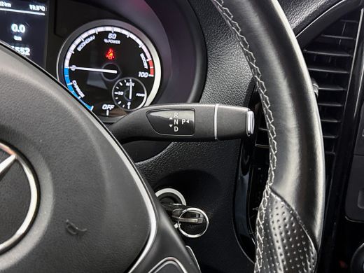 Mercedes-Benz eVito Lang 66 kWh DC 266km WLTP Dubbele cabine Led Schuifdeur L+R 5-zitplaatsen Navigatie Camera Snelladen ActivLease financial lease