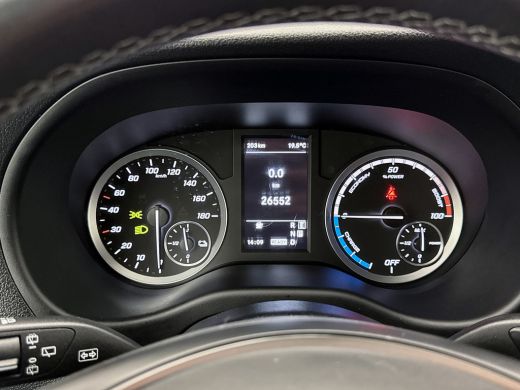 Mercedes-Benz eVito Lang 66 kWh DC 266km WLTP Dubbele cabine Led Schuifdeur L+R 5-zitplaatsen Navigatie Camera Snelladen ActivLease financial lease