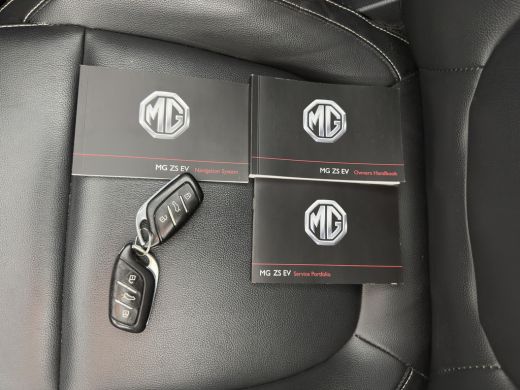 MG ZS EV EV Luxury 45 kWh {SoH-87%} (INCL-BTW) Aut. *PANO | LEATHER | CCS-FASTLOADER | KEYLESS | NAVI-FULL... ActivLease financial lease