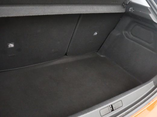 Opel Corsa | Trekhaak | Carplay | Cruise control | DAB | Lichtmetaal 16'' | Lane assist | ActivLease financial lease